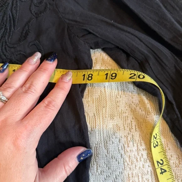 Johnny Was Biya embroidered v-neck peasant black tunic - Picture 7 of 9